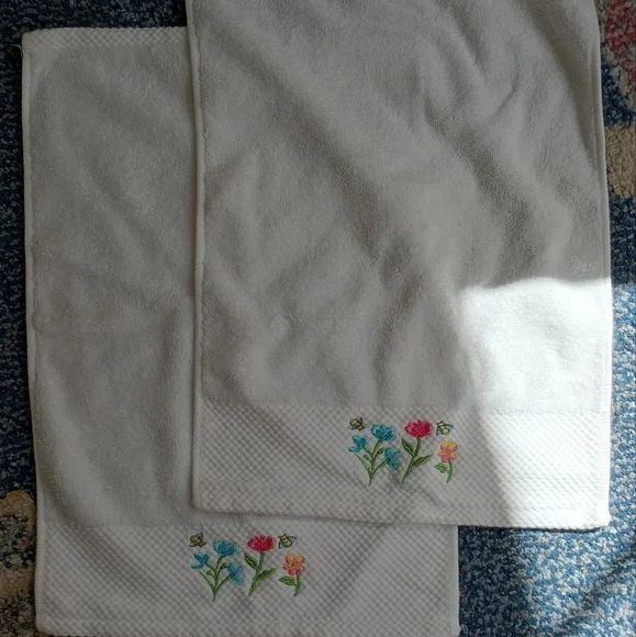 Hand towels - Picture 4 of 4